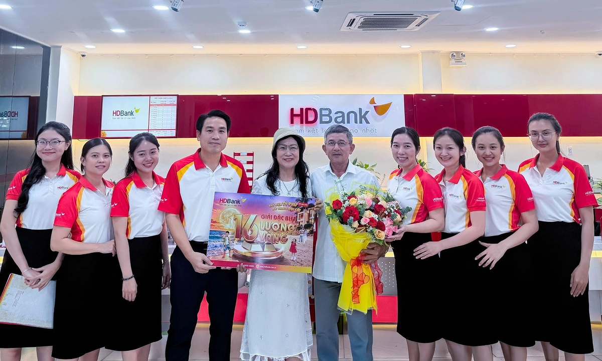 HDBank trao 26 lượng vàng SJC cho 25 khách hàng gửi tiết kiệm