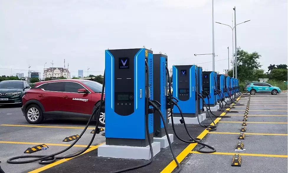 Doanh nghiệp không bắt buộc mở trạm sạc cho hãng xe khác