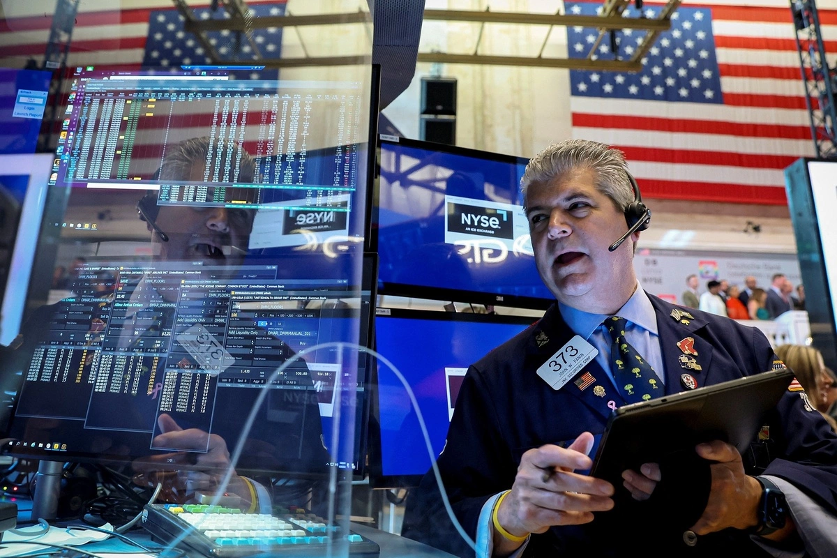 Chứng khoán Mỹ: S&P 500 và Nasdaq Composite lập kỷ lục mới