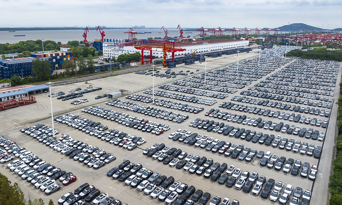 EU và Trung Quốc thỏa thuận giảm một nửa xuất khẩu xe hybrid