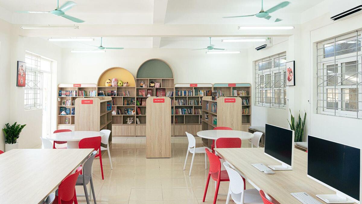 LG đưa công nghệ đến thư viện "Chắp cánh ước mơ"