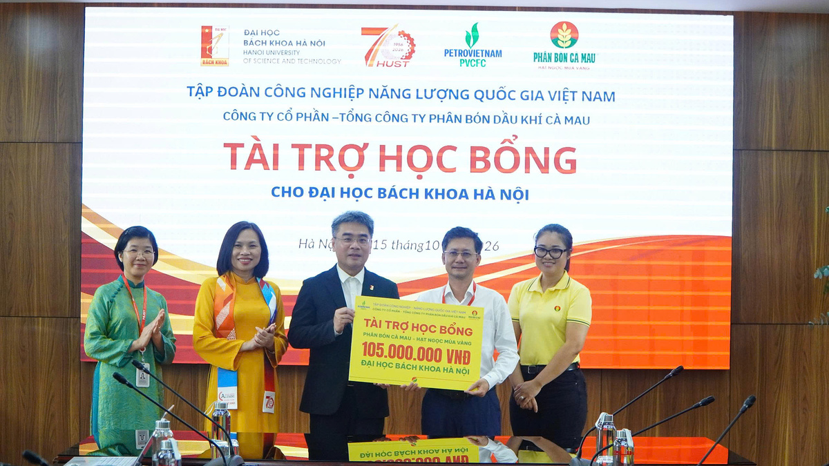 PVCFC trao 105 triệu đồng cho Đại học Bách khoa Hà Nội