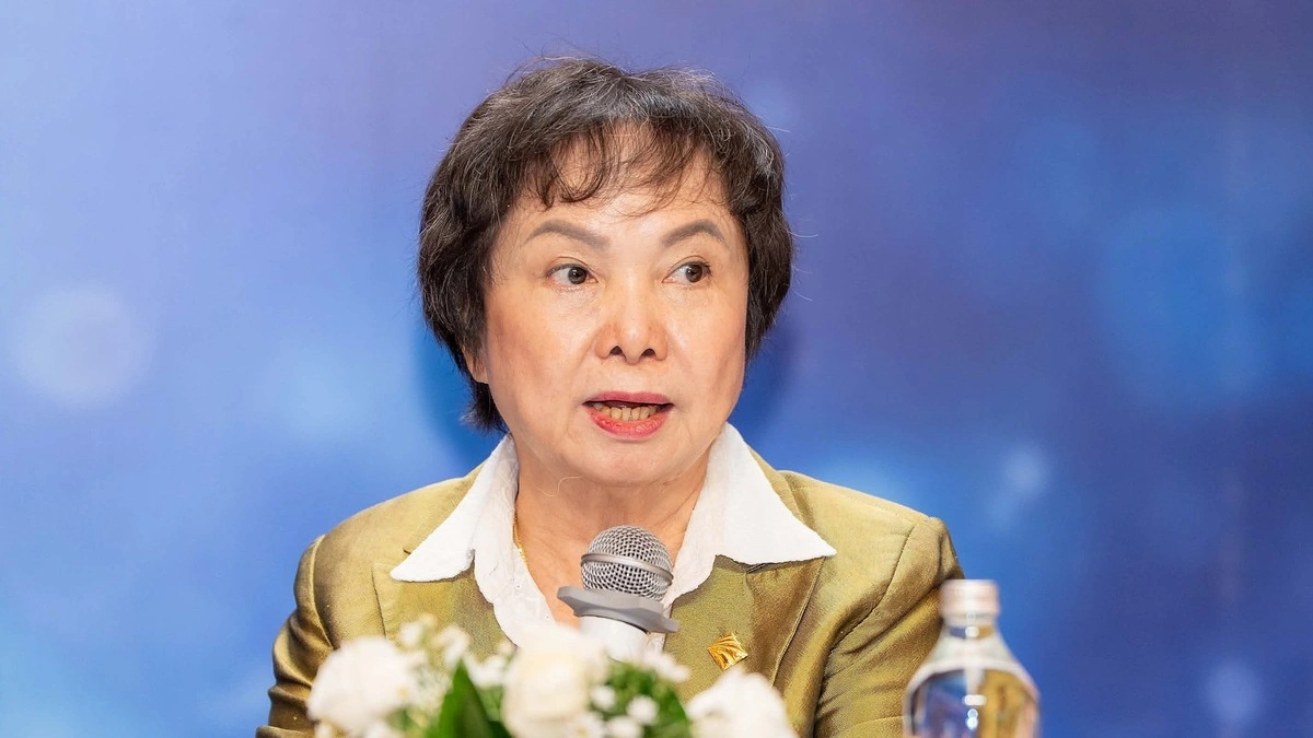 Bà Cao Thị Ngọc Dung: "Hết cách, tôi mới bán cổ phiếu PNJ"