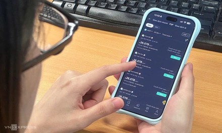 Bất ngờ bị khóa tài khoản ngân hàng do giao dịch tiền số